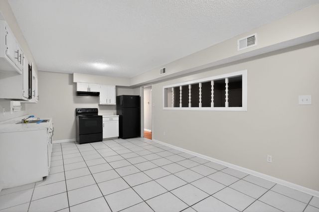 5410 CEDAR BLUFF DR, Memphis, TN 38127