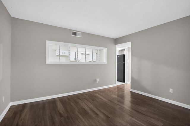 5410 CEDAR BLUFF DR, Memphis, TN 38127