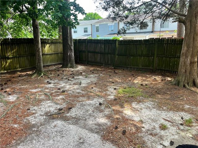 1136 Old Clubhouse RD, Virginia Beach, VA 23453