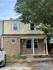 1136 Old Clubhouse RD, Virginia Beach, VA 23453