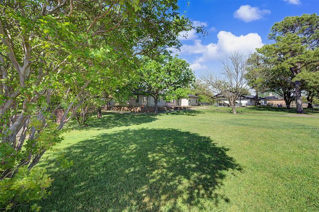 10203 Liberty School Road, Azle, TX 76020
