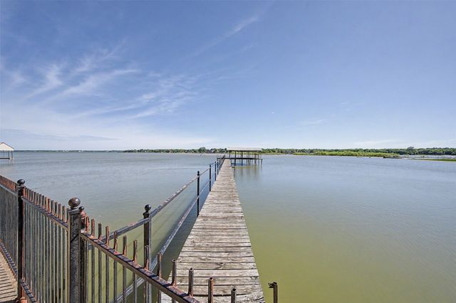 10203 Liberty School Road, Azle, TX 76020