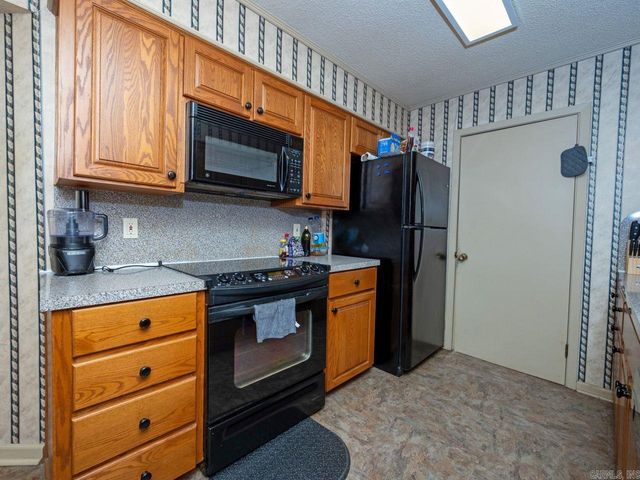 2 Kingspark Drive, Maumelle, AR 72113