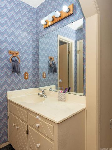 2 Kingspark Drive, Maumelle, AR 72113