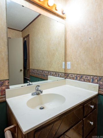 2 Kingspark Drive, Maumelle, AR 72113