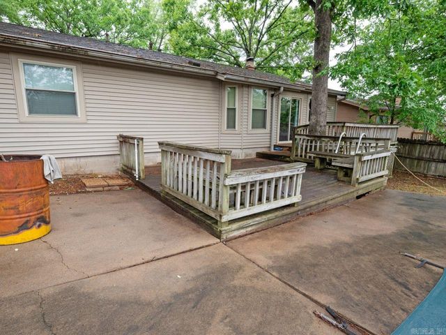 2 Kingspark Drive, Maumelle, AR 72113