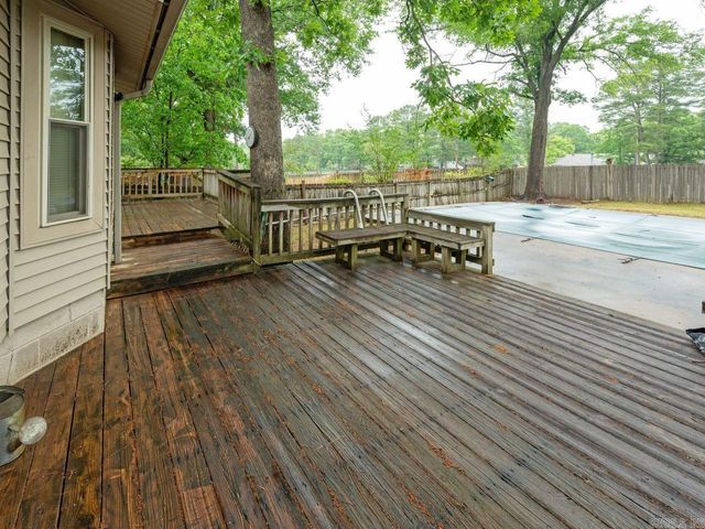 2 Kingspark Drive, Maumelle, AR 72113