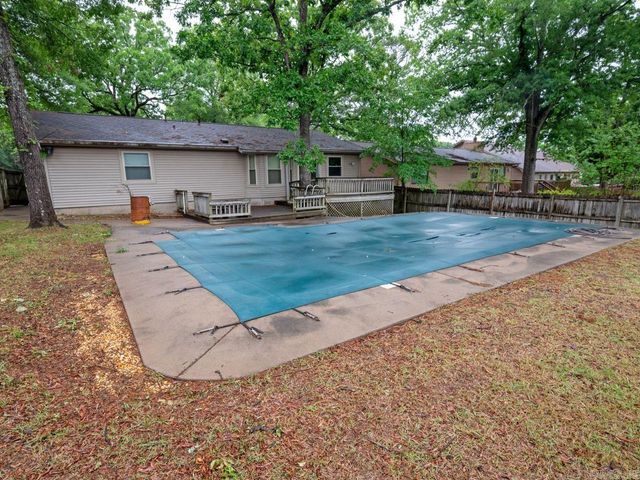 2 Kingspark Drive, Maumelle, AR 72113