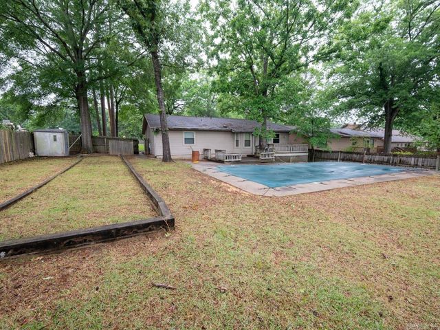 2 Kingspark Drive, Maumelle, AR 72113