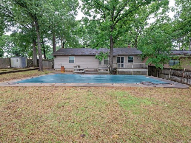 2 Kingspark Drive, Maumelle, AR 72113
