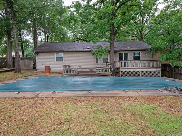 2 Kingspark Drive, Maumelle, AR 72113