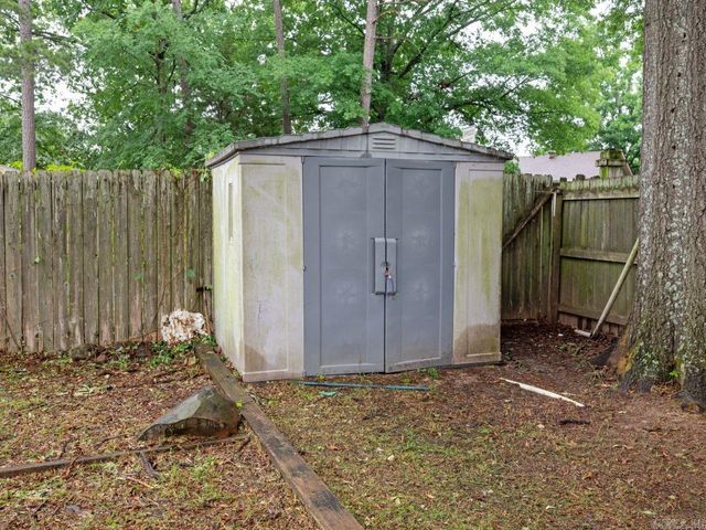 2 Kingspark Drive, Maumelle, AR 72113
