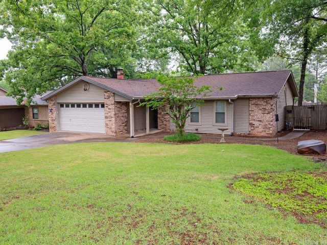 2 Kingspark Drive, Maumelle, AR 72113
