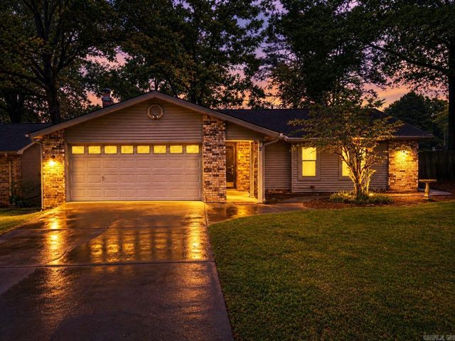 2 Kingspark Drive, Maumelle, AR 72113