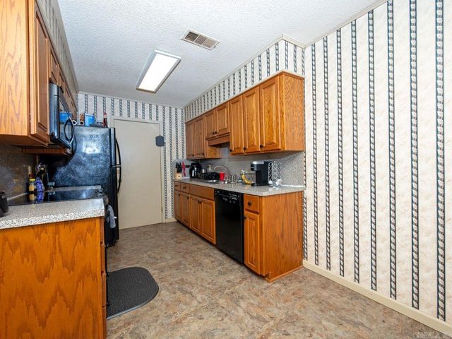 2 Kingspark Drive, Maumelle, AR 72113