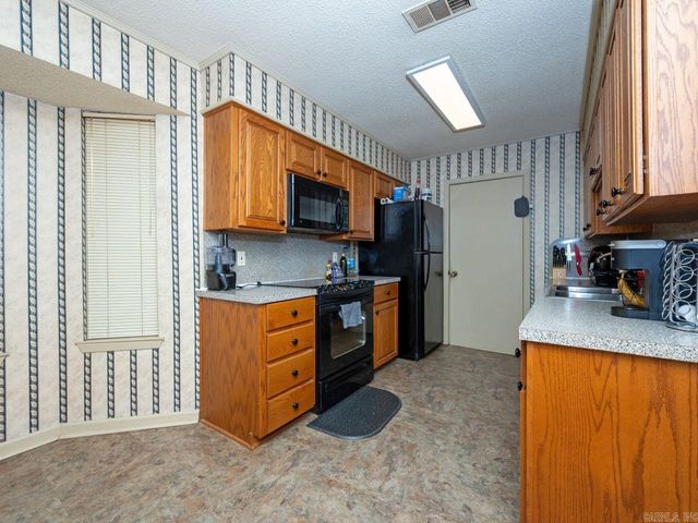 2 Kingspark Drive, Maumelle, AR 72113