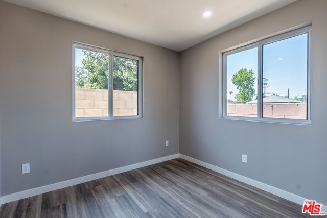 20456 Strathern St, Winnetka (los Angeles), CA 91306