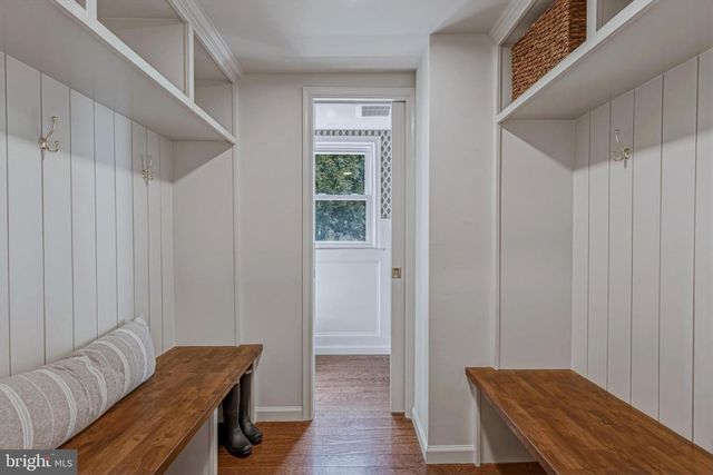 1331 DEEP RUN LN, Reston, VA 20190