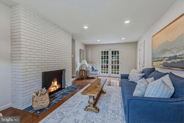 1331 DEEP RUN LN, Reston, VA 20190