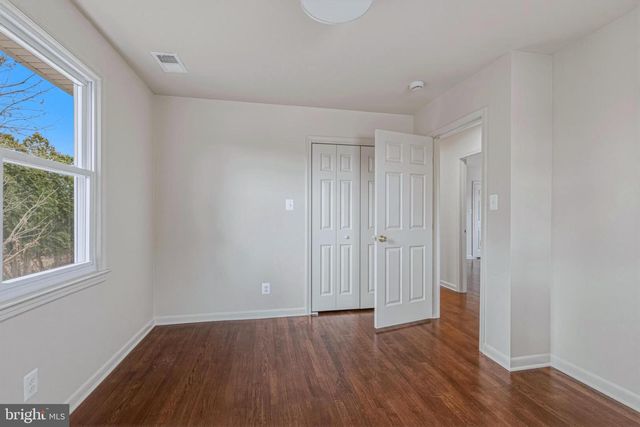 1331 DEEP RUN LN, Reston, VA 20190