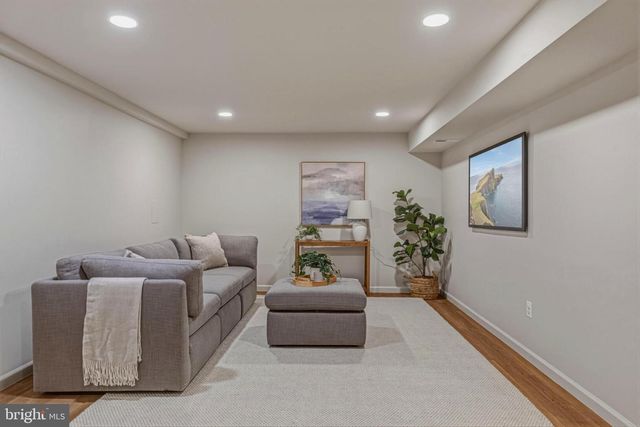 1331 DEEP RUN LN, Reston, VA 20190