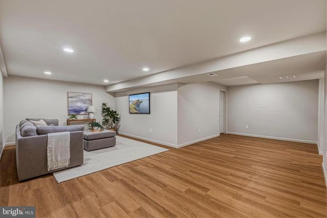 1331 DEEP RUN LN, Reston, VA 20190