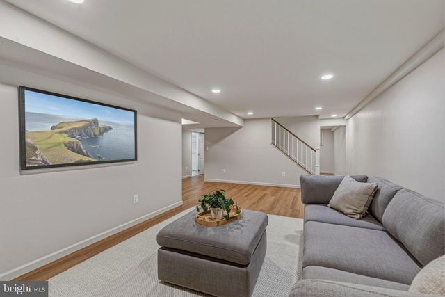 1331 DEEP RUN LN, Reston, VA 20190