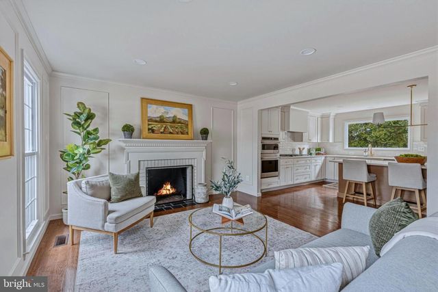 1331 DEEP RUN LN, Reston, VA 20190