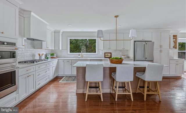 1331 DEEP RUN LN, Reston, VA 20190