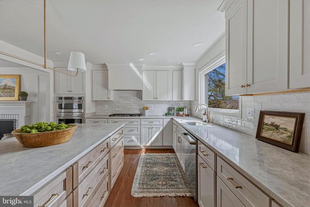 1331 DEEP RUN LN, Reston, VA 20190