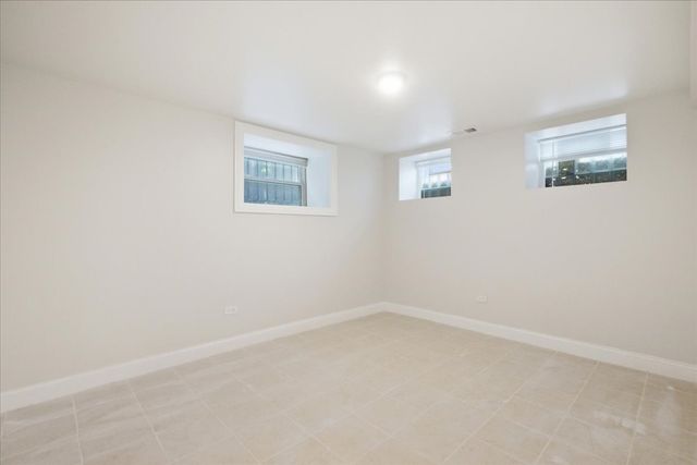 2341 W Montana Street 1R, Chicago, IL 60647