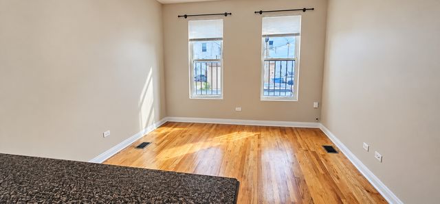 2341 W Montana Street 1R, Chicago, IL 60647