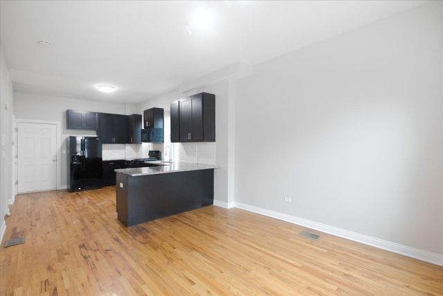 2341 W Montana Street 1R, Chicago, IL 60647