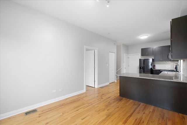 2341 W Montana Street 1R, Chicago, IL 60647