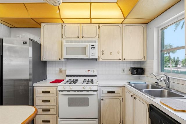 2850 59TH STREET S 215, Gulfport, FL 33707