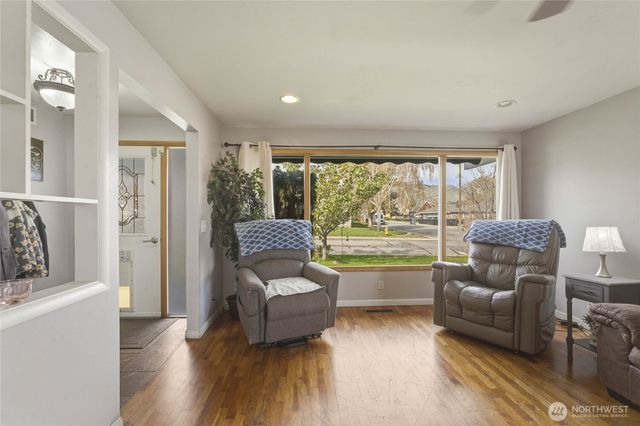 33 Furney Street, Wenatchee, WA 98801