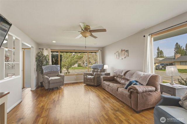 33 Furney Street, Wenatchee, WA 98801