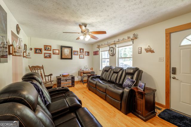 2665 Oak Log Way, Buford, GA 30519