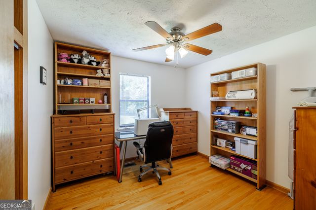 2665 Oak Log Way, Buford, GA 30519