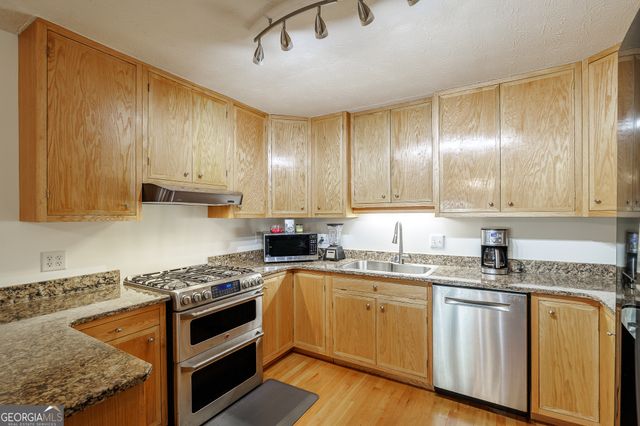 2665 Oak Log Way, Buford, GA 30519