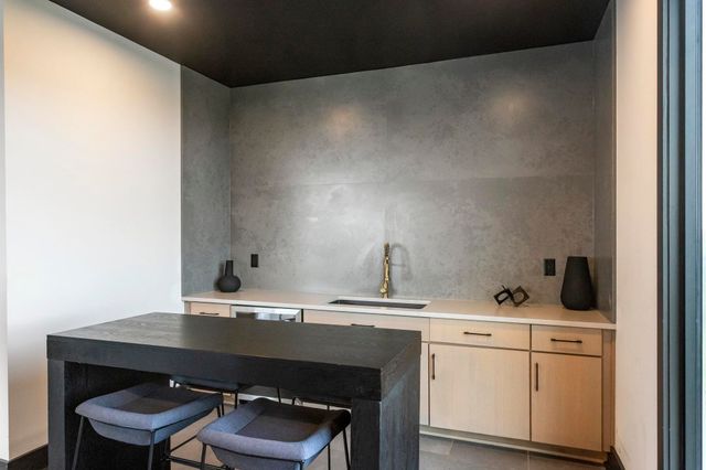 65 Lindsley Ave Apt 502, Nashville, TN 37210