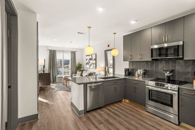 65 Lindsley Ave Apt 502, Nashville, TN 37210