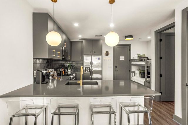 65 Lindsley Ave Apt 502, Nashville, TN 37210