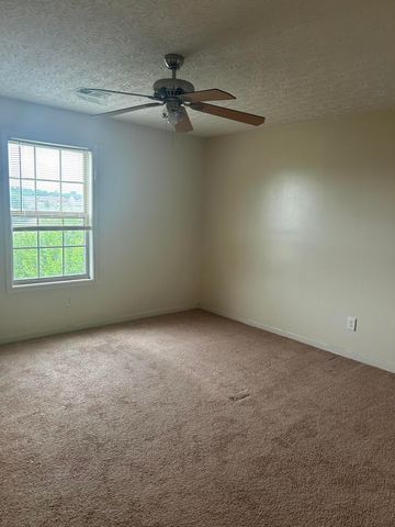 304 Newcastle Lane, Winchester, KY 40391