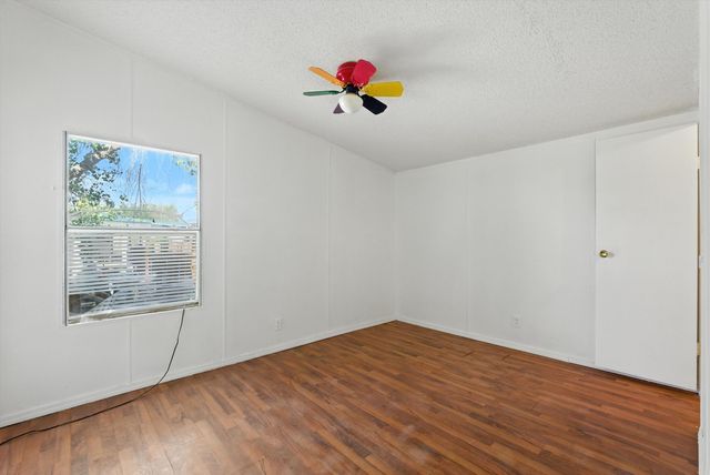 14 MISSION PARK Loop, Los Lunas, NM 87031