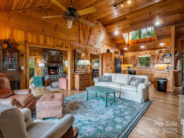 1692 Becky Mountain Road, Brevard, NC 28712