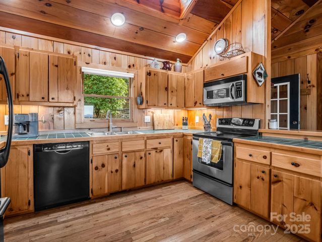 1692 Becky Mountain Road, Brevard, NC 28712