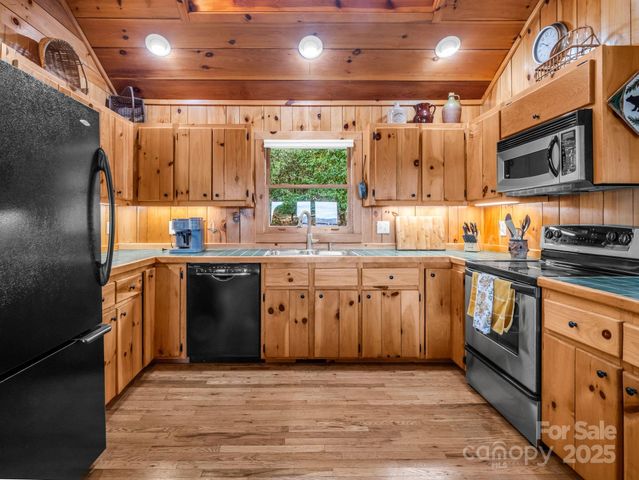 1692 Becky Mountain Road, Brevard, NC 28712