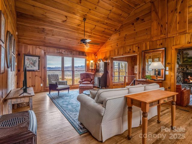 1692 Becky Mountain Road, Brevard, NC 28712