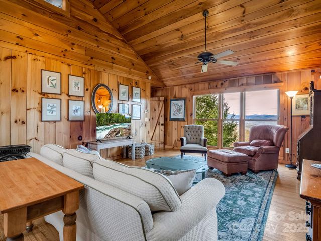 1692 Becky Mountain Road, Brevard, NC 28712